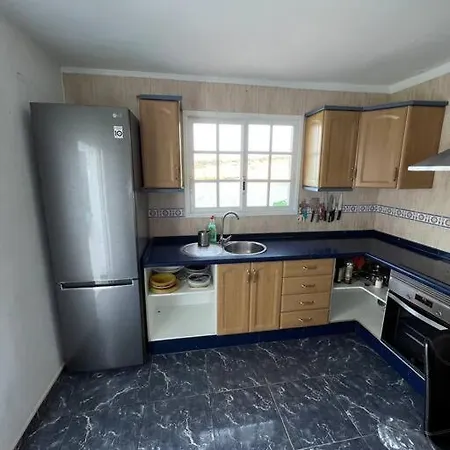 Claudia Puertito De Adeje - 1 Bedroom, 70mq, On The アデヘ